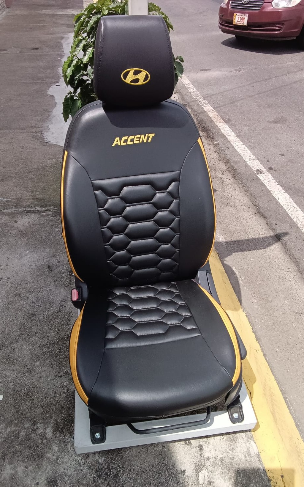 Cobertores de Asiento a la Medida, Vinil impermeable con espumado premium, 5 Pasajeros