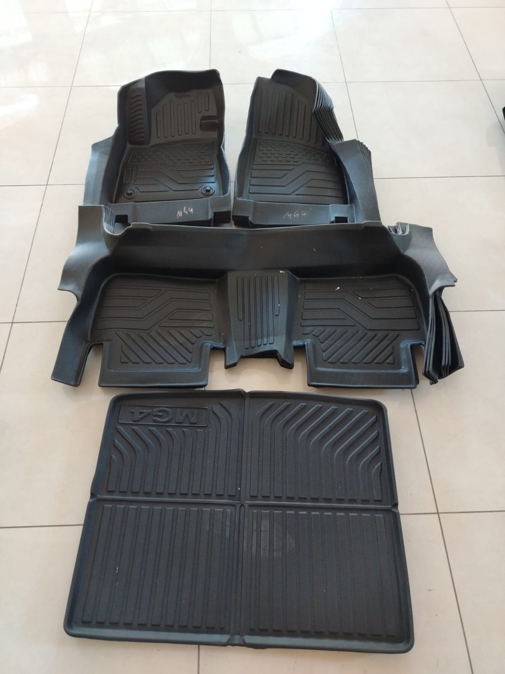 MG4 EV 2023-2025, Alfombras de Bandeja, 2 filas y cajuela.
