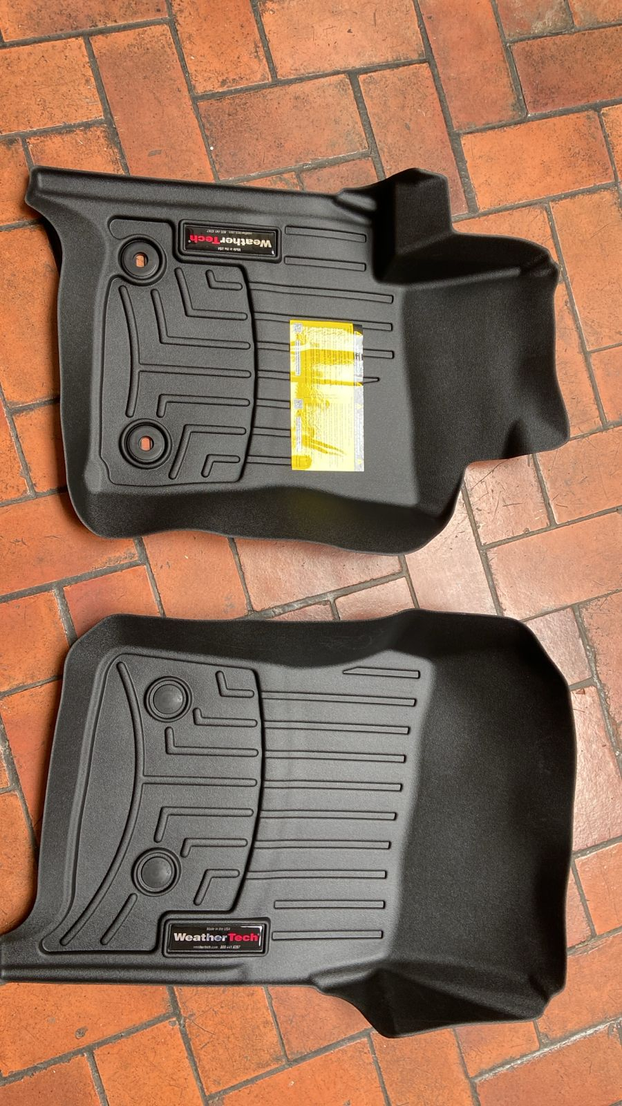 Toyota Land Cruiser Trompa de Zorro 2005-2007, Alfombras de Bandeja, 1 fila, WeatherTech.