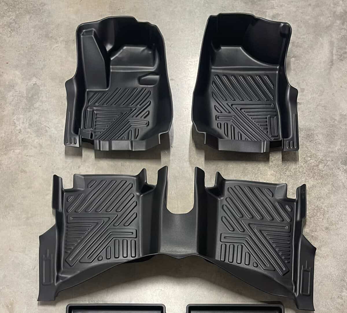 Suzuki Jimny Automático de 5 Puertas 2024-2025, Alfombras de bandeja, 2 filas, Oruz