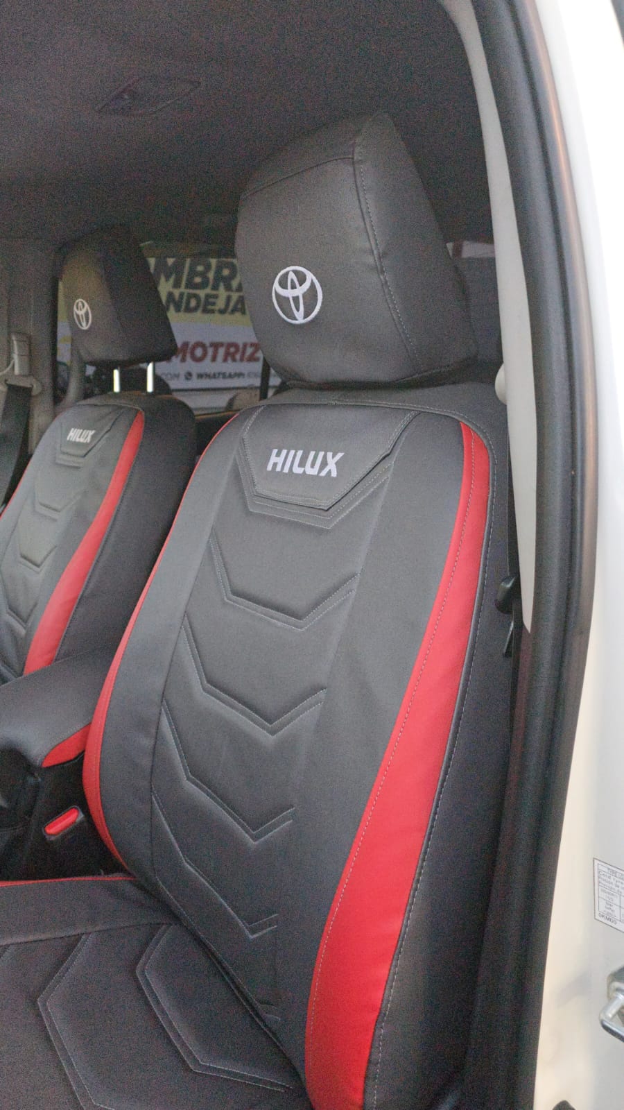 Hilux Revo 2016-2025 cobertores para asientos Doble Cabina 5 pasajeros Vinil Náutico Espumado