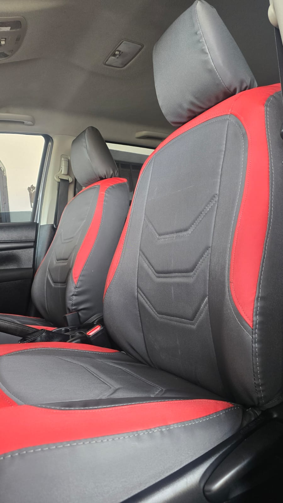 Toyota Hilux Revo 2016-2026 Cobertores para Asientos 5 pasajeros vinil Náutico Espumado 